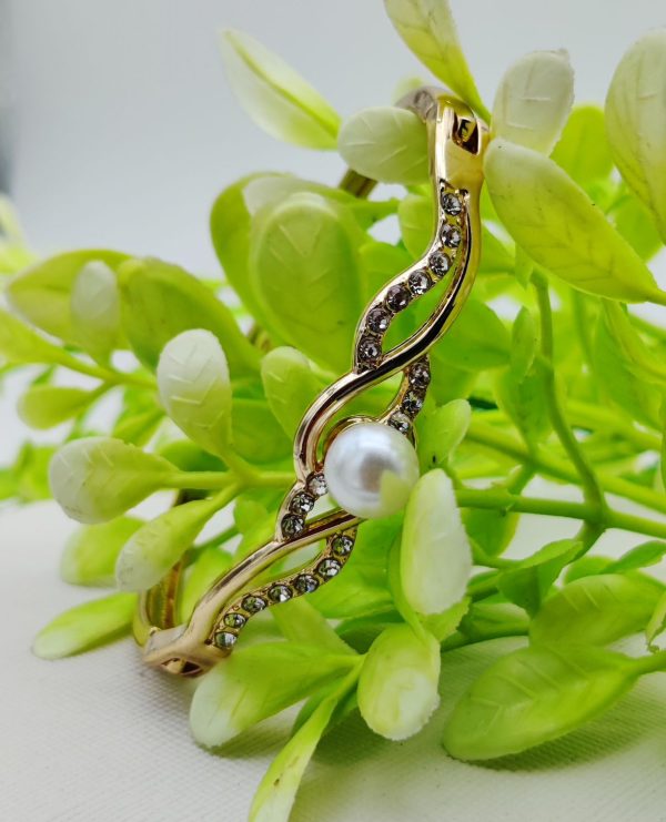 Graceful Adjustable Bracelet With Dazzling Pearl Accent β Imported Elegance | Best Quality Artificial Bracelet For Girls & Women | For Every Occasion