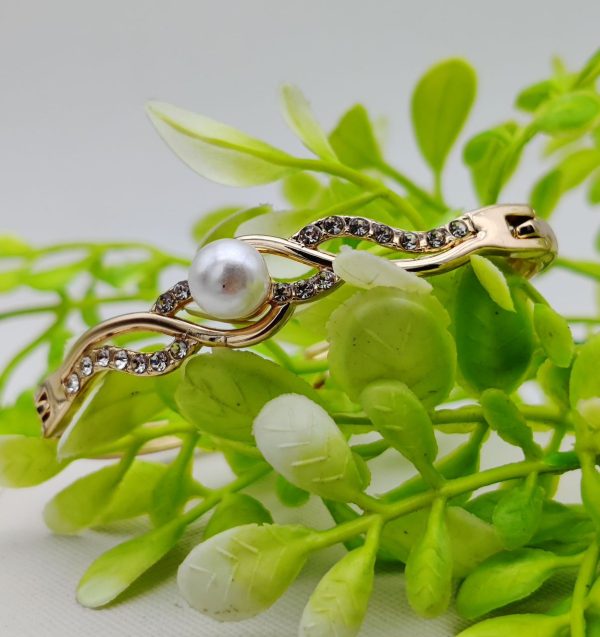 Graceful Adjustable Bracelet With Dazzling Pearl Accent β Imported Elegance | Best Quality Artificial Bracelet For Girls & Women | For Every Occasion